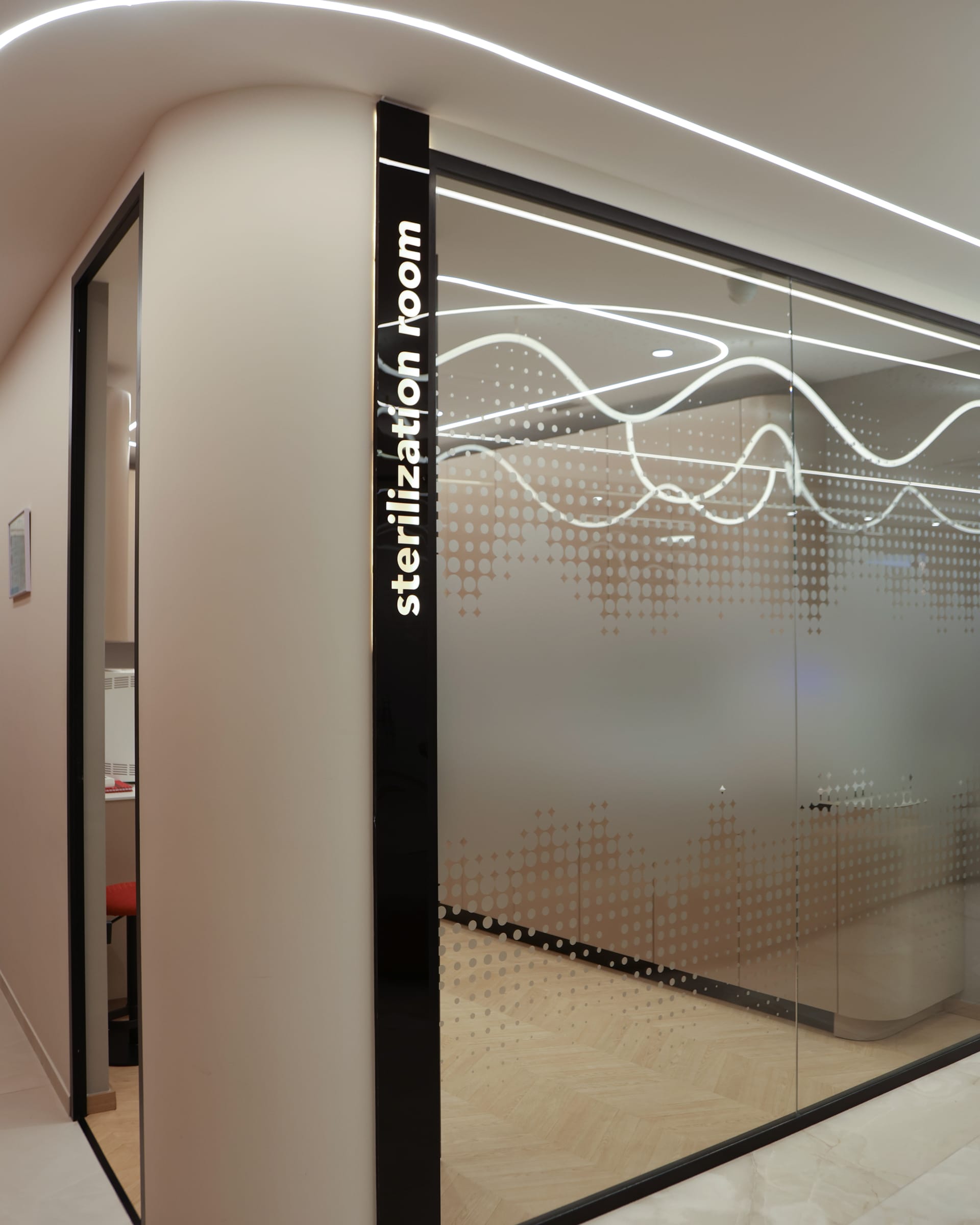 Rigorous sterilisation at Dental Med Austria: every instrument, every time
